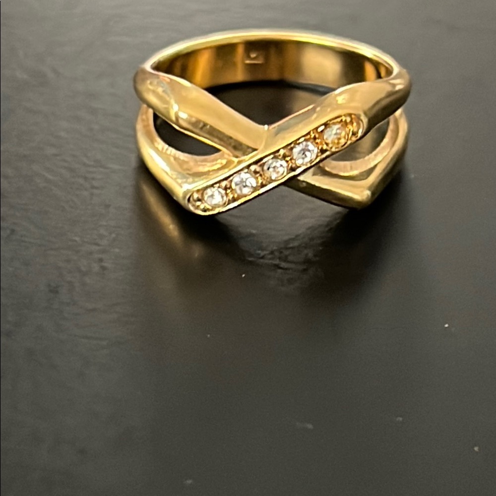 *Gold Tone Crossover Crystal  Ring